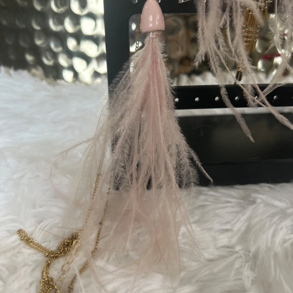 Pretty in pink earring and necklace set - Picture 3 of 3